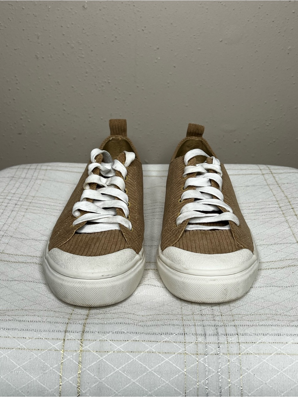 CCOCCI Loretta Women Corduroy Tan Sneaker Shoes Sz 8/Eu 39 Gently Used